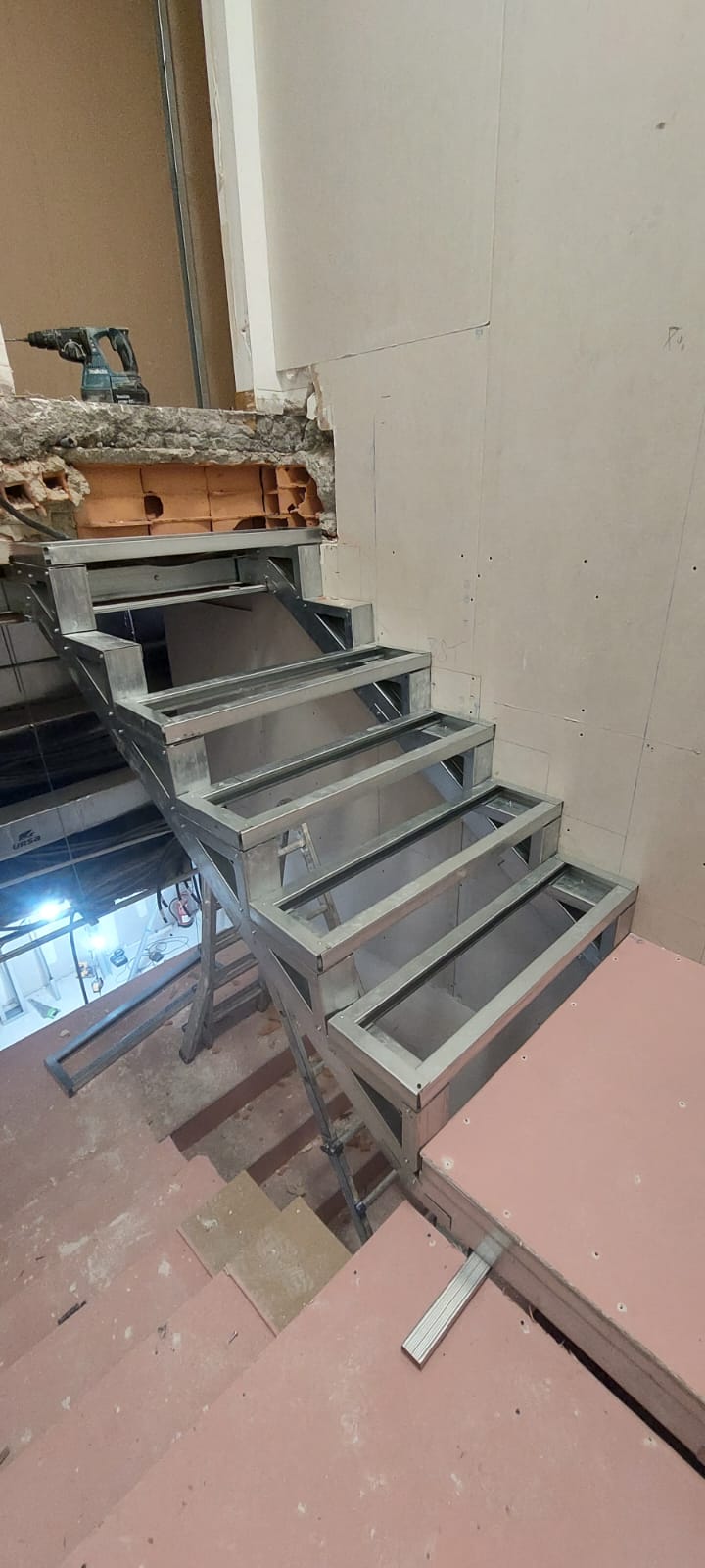 escalera steel frame